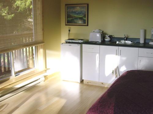 Secret Cove Cottage Suites Halfmoon Bay Compare Deals