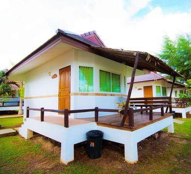 Rattana Pura Beach Resort