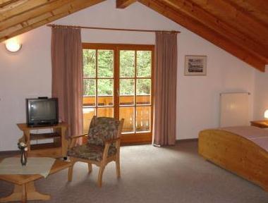 Thb Ferienwohnungen Haus Monika Hotel In Bayerisch Gmain