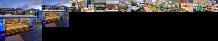 Holiday Inn Express Hotel & Suites Carlsbad Beach